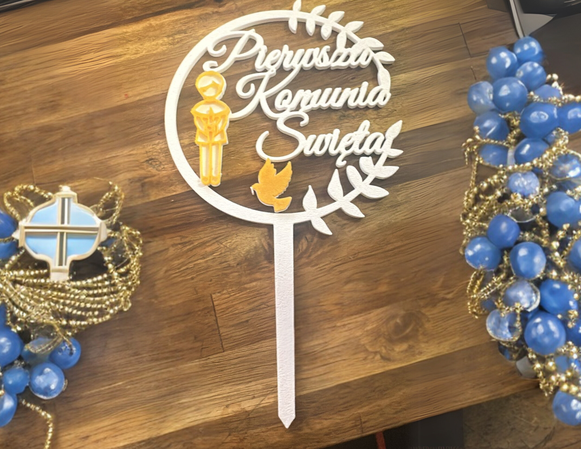 Topper biało - złoty chłopiec gałązka  - CraftJoy